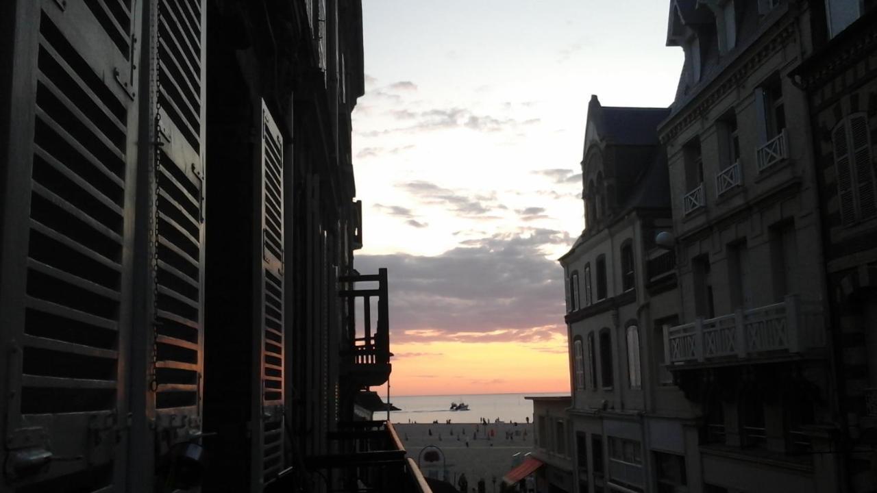 Trouville Centre 2 Pieces Balcon Sur Plage A 30 Metres Lejlighed Eksteriør billede